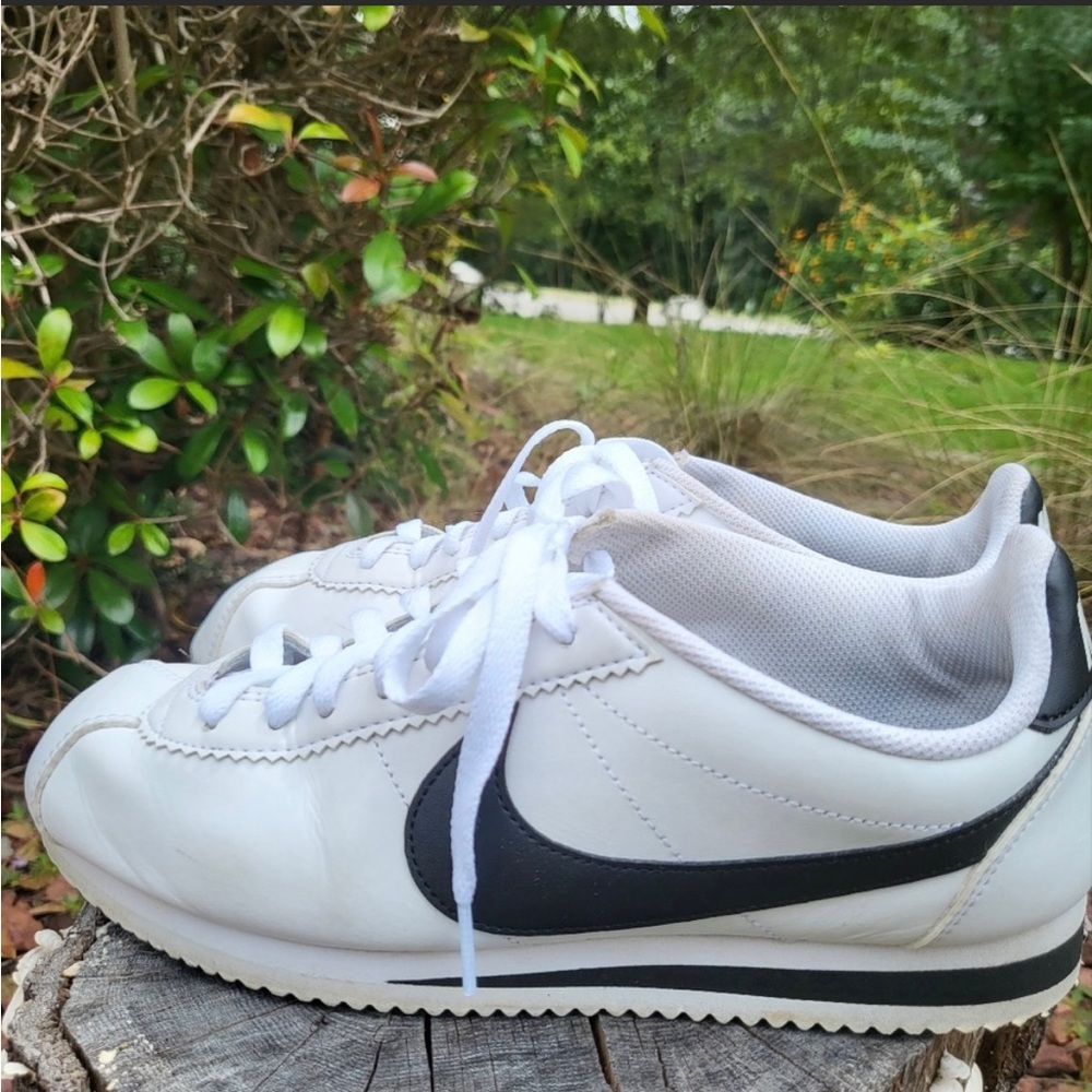 Women’s Classic Nike Cortez Sz 8.5